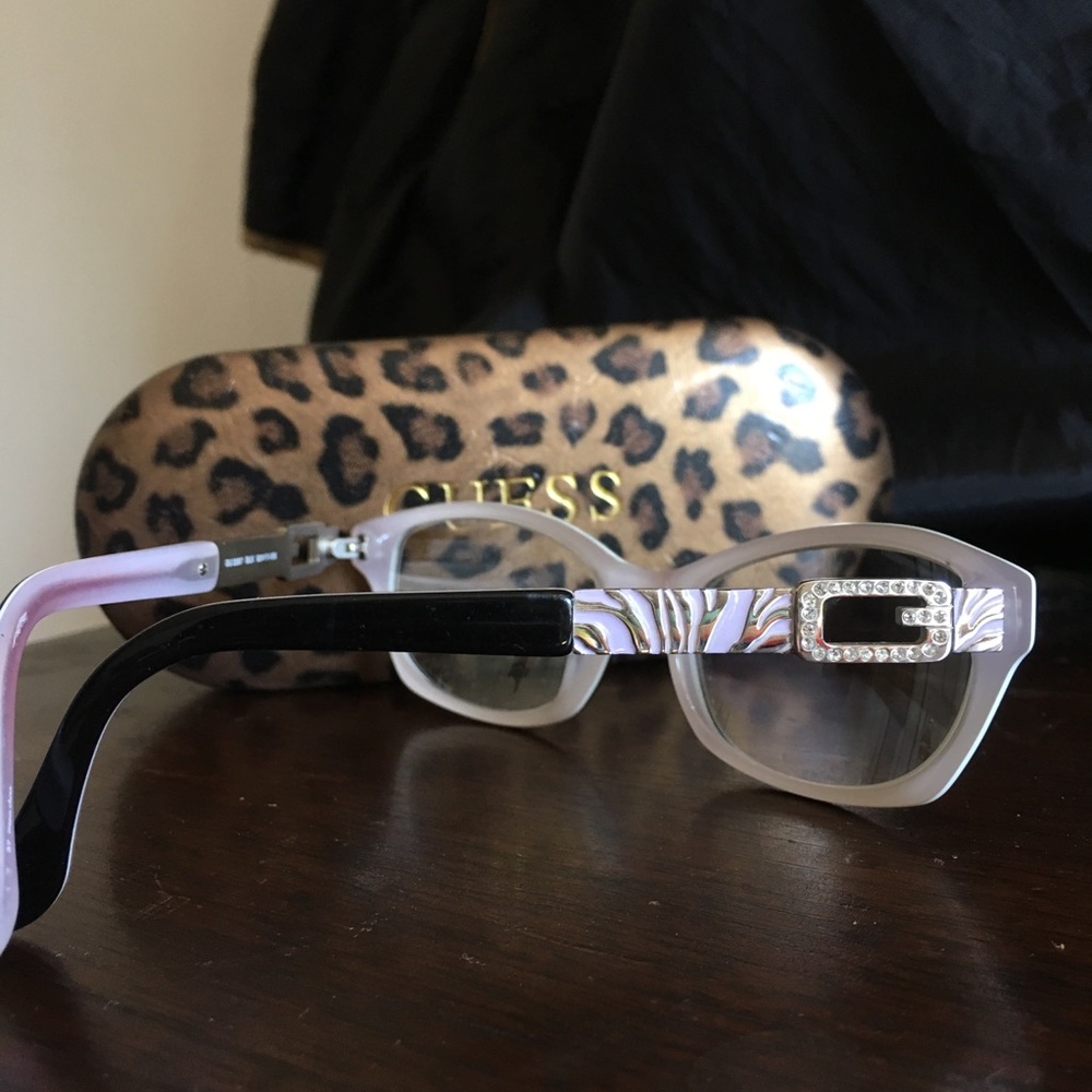 {GUESS} Rx glasses frames & case - Picture 3 of 8